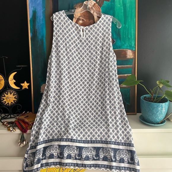 Chic Blue and White Patterned Sleeveless Dress One Size - Picture 7 of 16